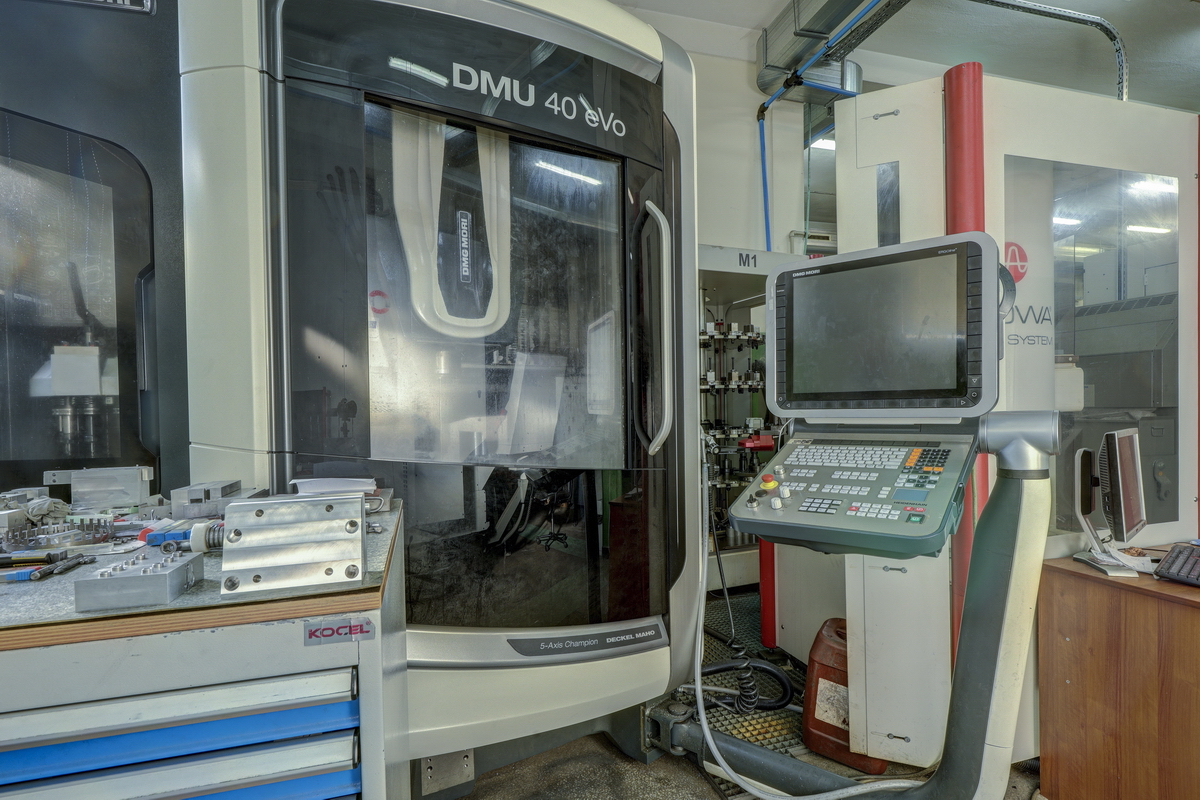 DECKEL MAHO DMU 40 eVo 5-Axis Machining Center